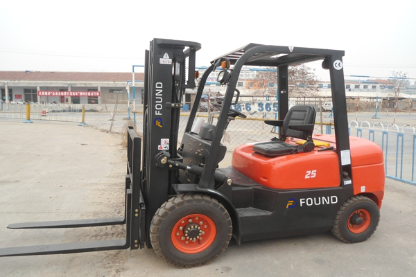2.5Tons Diesel Forklift CPCD25